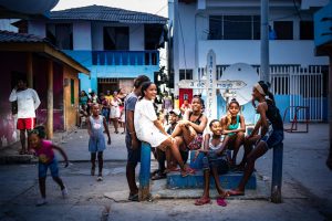 Abendstimmung auf dem Hauptplatz von Santa Cruz del Islote
